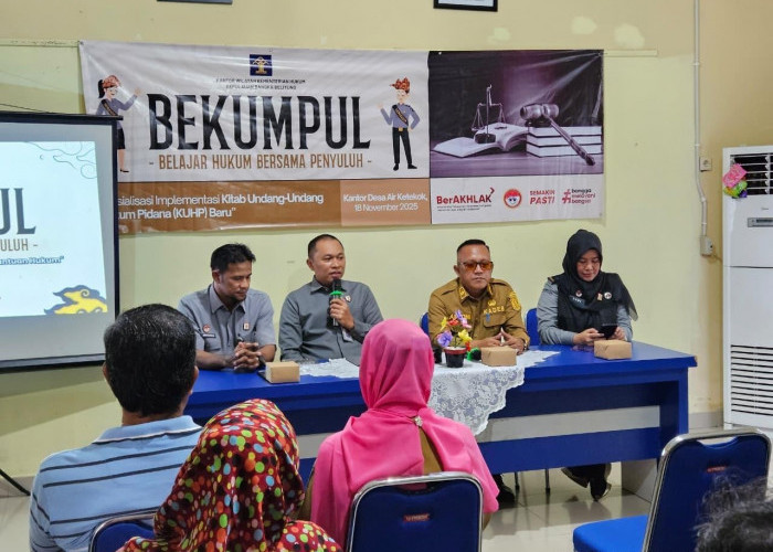 Kanwil Kemenkum Babel Sosialisasikan KUHP dan Bantuan Hukum di Desa Air Ketekok melalui Program BEKUMPUL