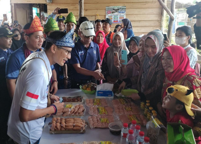Dua Tokoh Nasional Kunjungi Kampung Nelayan Betuah