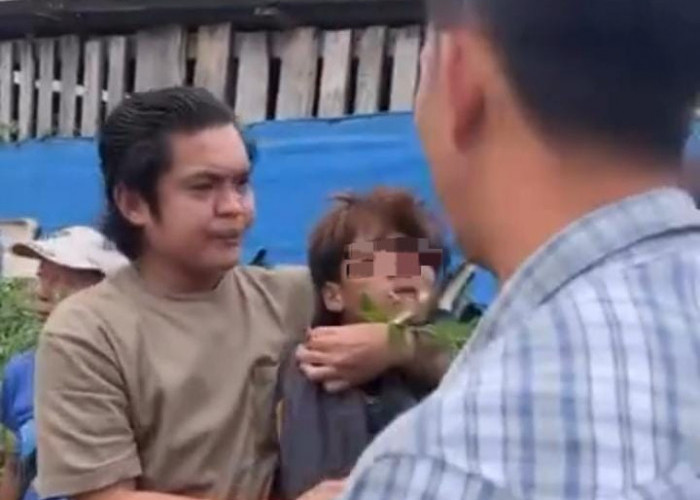 Mobil Ditambal Ban Direbut Paksa, Bak Film Action Pemilik vs Pelaku Rebutan Setir, Motor & Bentor Kena Tabrak 