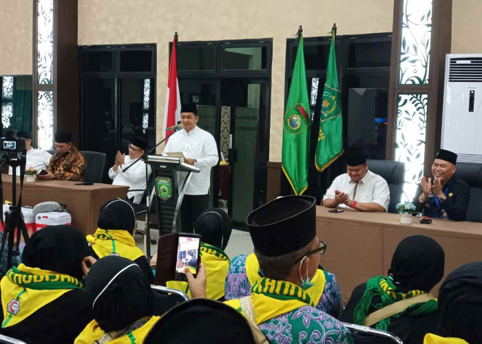 Bupati Banyuasin Askolani Sambut Kepulangan 358 Jemaah Haji di Asrama Haji Palembang
