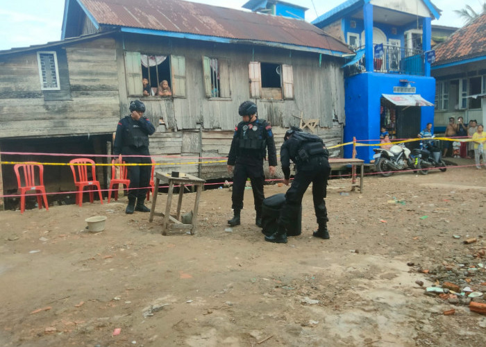 Gali Tanah Bangun Pondasi Rumah, Warga Lorong H Umar SU I Palembang Dihebohkan Dugaan Temuan Bom