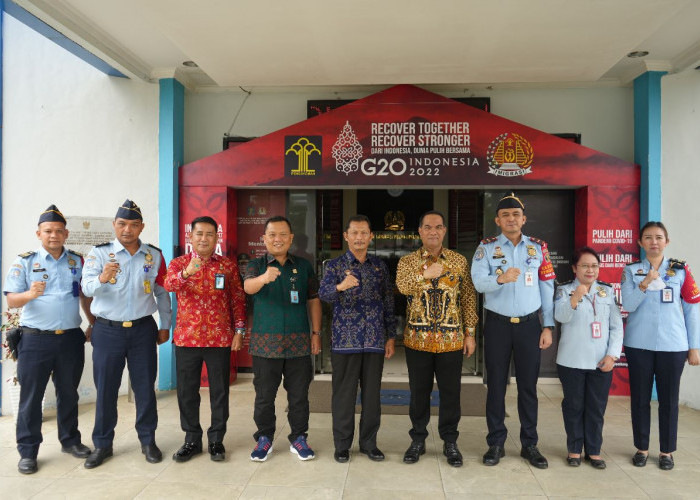 Kakanwil Kemenkumham Sumsel Tinjau Pelayanan Keimigrasian di Kanim Palembang