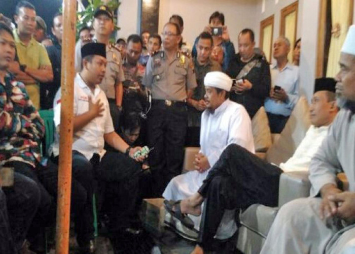 Tak Terduga! Puluhan Orang Tolak Pembentukan Ormas FPI di Semarang, Warga Sampai Lakukan Hal Ini