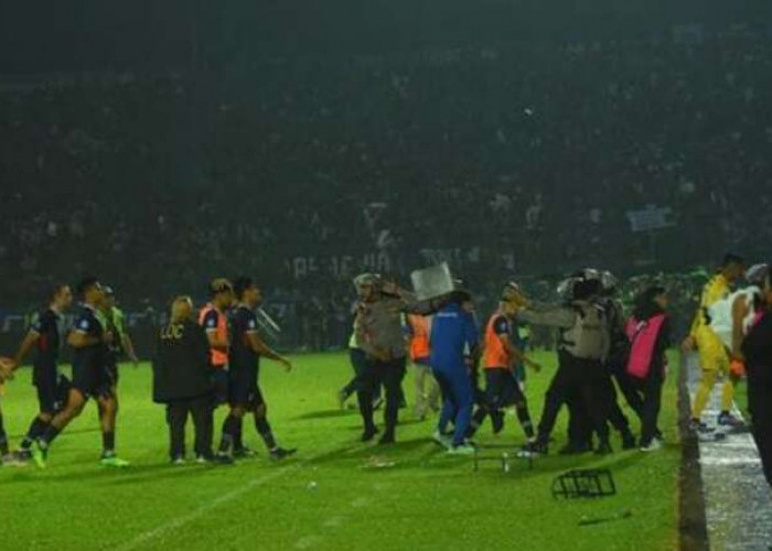 Trauma Kanjuruhan, Kiper Arema FC Lihat Langsung 2 Polisi Diinjak-injak sampai Mati