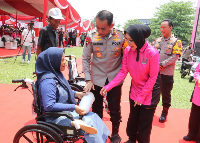 Puncak HKGB ke-72, Berangkatkan Umroh Penggali Kubur dan Pemandi Jenazah, Bedah Rumah hingga Bantu Kursi Roda