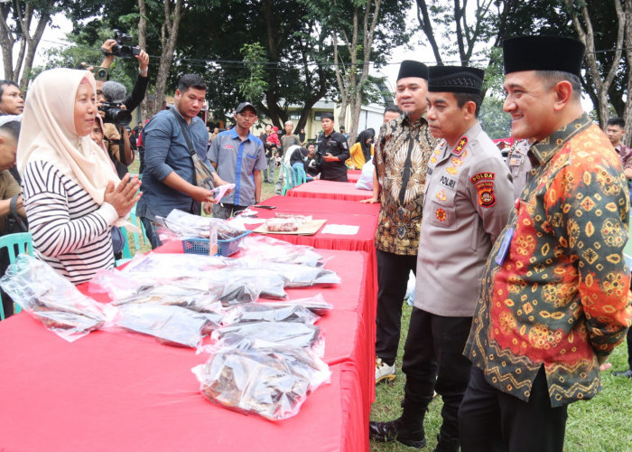 Bazar Ramadan Bukti Kepedulian Memperkuat Rasa Kekeluargaan Polri dengan Masyarakat 