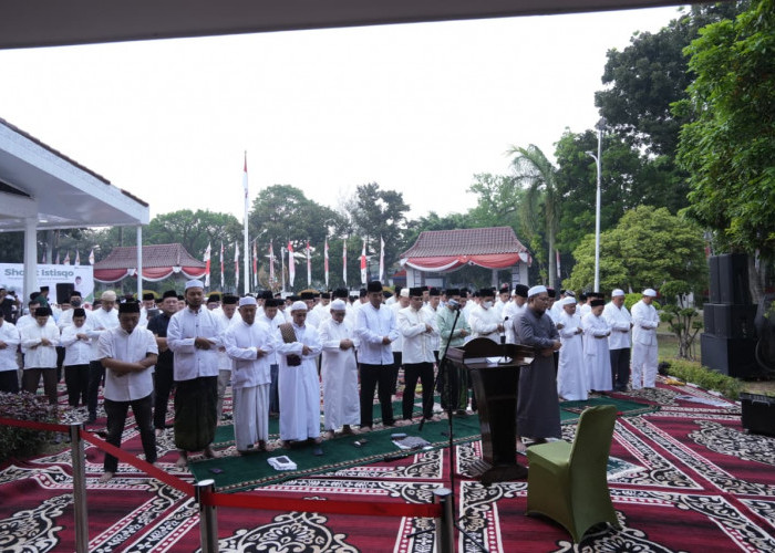 Berharap Hujan Segera Turun, Pemkot Palembang Gelar Sholat Istisqa di Halaman Rumdin Tasik