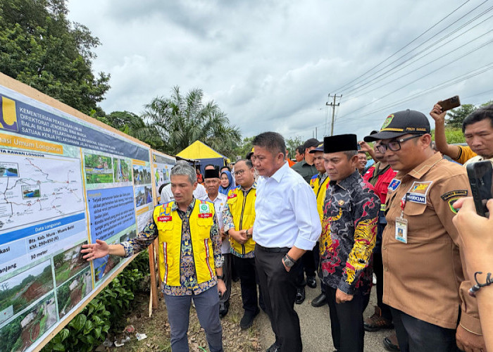 Gubernur Sumsel Herman Deru Gercep Tinjau Jalan Longsor Penghubung Musi Rawas-Muba