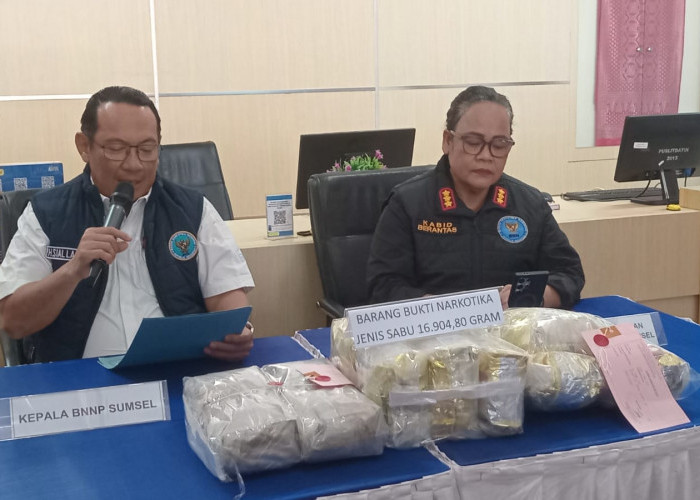 Pasutri Pengendali Masuknya 2 Koper Sabu ke Palembang Buron, 16,9 Kg Sabu Sitaan Dimusnahkan BNNP Sumsel