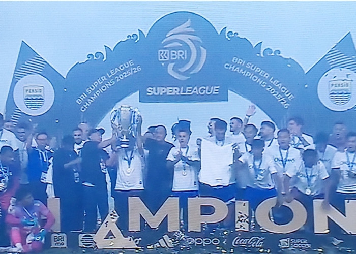 MAUNG BANDUNG MENGGILA! Persib Juara Tiga Kali Beruntun