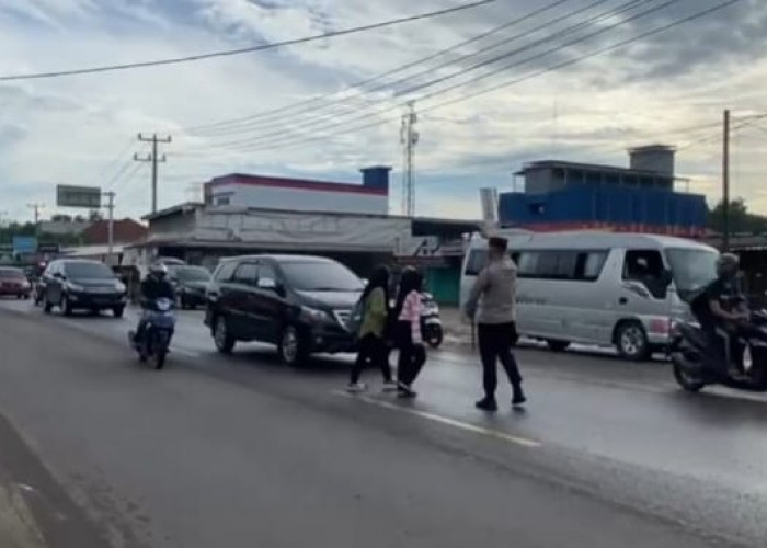 Kapolres Ogan Ilir Pimpin Strong Point di Jalan Lintas Timur Indralaya-Prabumulih