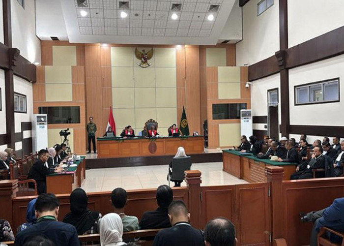 Eksepsi dr Tifa Dikabulkan Hakim, Surat Dakwaan Jaksa Batal Demi Hukum 