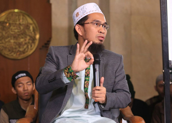 Heboh Video Imam Salat Tarawih Dilempar Sandal, Ustaz Adi Hidayat: Rasullullah SAW Pernah Menginngatkan