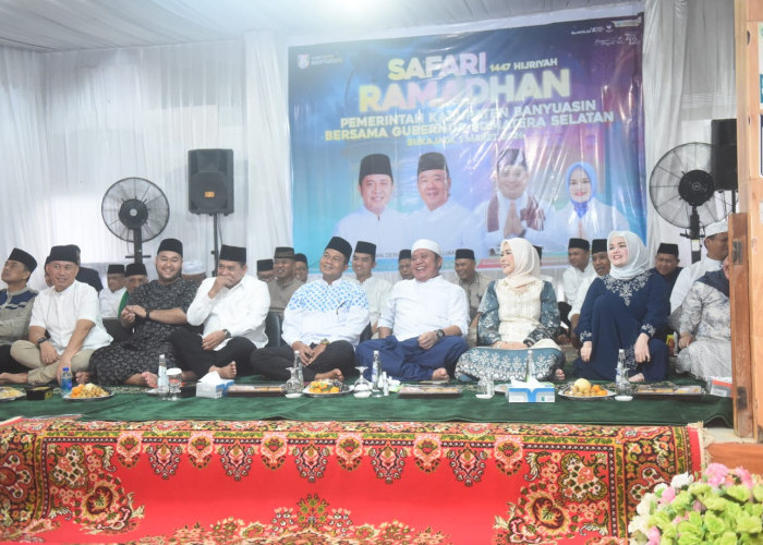 Safari Ramadhan di Banyuasin, Herman Deru Serahkan Santunan dan Tekankan Sinergi 