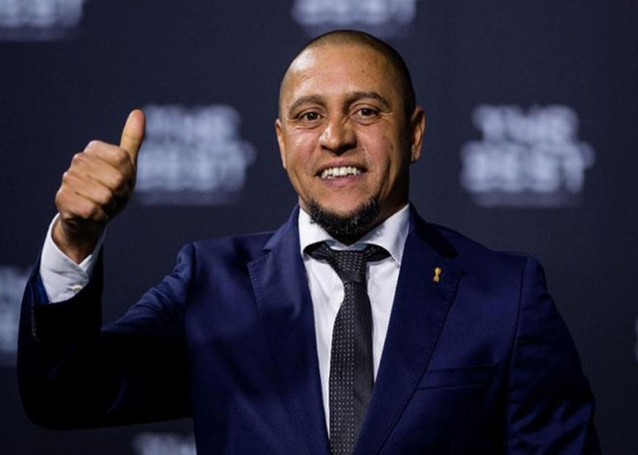 Roberto Carlos Mualaf, Menikah dengan Agen Pemain Sepak Bola