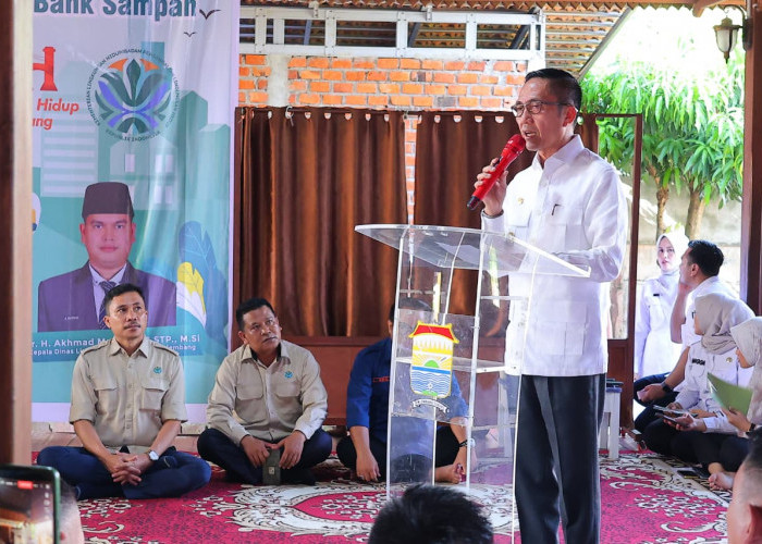Wujudkan 1 Kelurahan 1 Bank Sampah, Walikota Palembang Ratu Dewa Serahkan Bantuan Sarpras ke 25 Bank Sampah