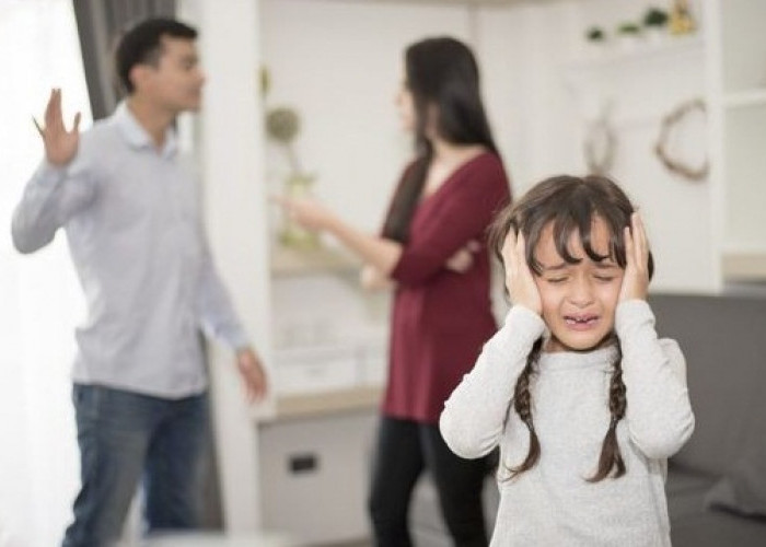 Wajib Tahu! Ternyata Ini 7 Dampak Perselingkuhan Orang Tua Terhadap Anak