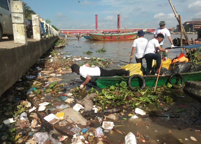 Waw, 91 Ton Sampah Cemari Sungai Musi Palembang Setiap Hari 
