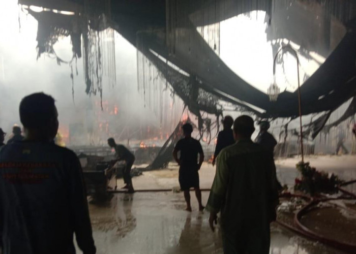 Gedung Serba Guna Sri Melayu Palembang Terbakar Saat Persiapan Sambut Jemaah Haji dan Anak Yatim