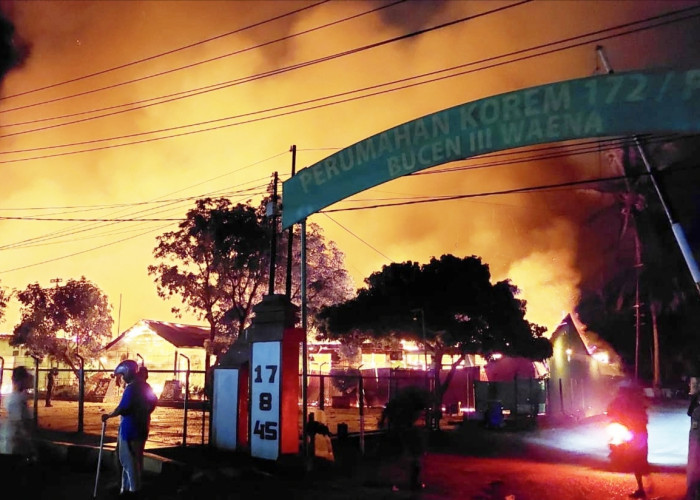 Pemakaman Lukas Enembe, Kerusuhan di Waena Papua Pecah, Ruko di Komplek Korem Dibakar Warga