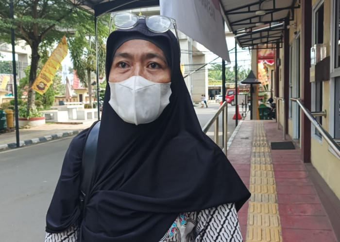 Guru Asal Banyuasin Kecopetan di Pasar 16,  Asmalaili: ‘Rp6,3 Juta Buat Biaya Kuliah S2’ 