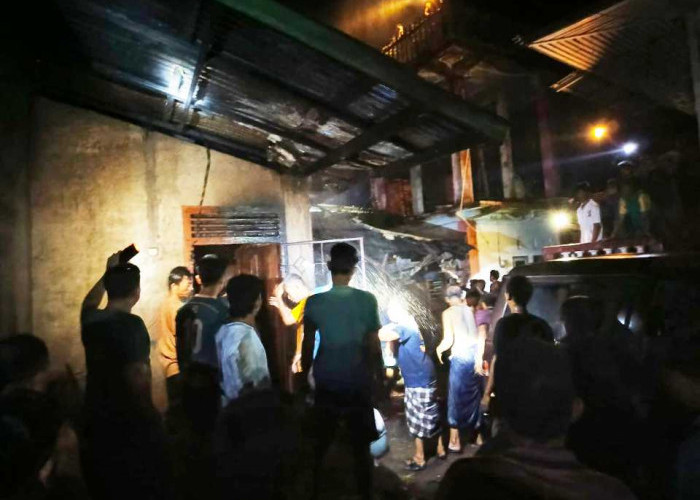 Si Jago Merah Mengamuk di Ogan Ilir Saat Hari Lebaran, Dapur Rumah Serta Mobil Pikap Hangus Terbakar