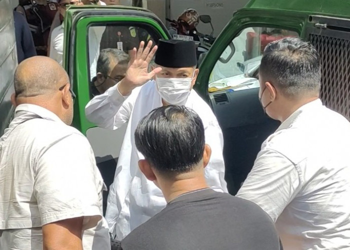 Alex Noerdin Sapa Simpatisan, Hadiri Sidang Eksepsi Kasus Korupsi Revitalisasi Pasar Cinde