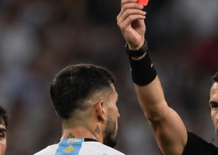 Ricuh Usai Final Piala Dunia 2026! Leandro Paredes Kartu Merah, Pemain Argentina Bentrok dengan Spanyol