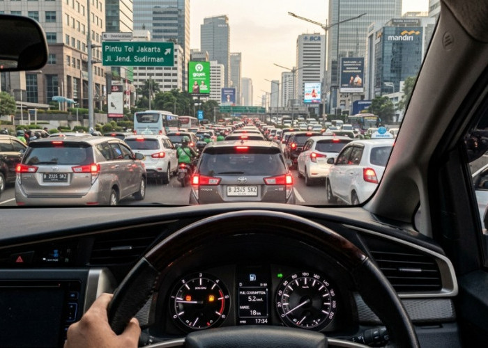 BBM Cepat Habis Saat Macet? Ternyata Kebiasaan Sepele Ini Diam-Diam Bikin Mobil Makin Boros