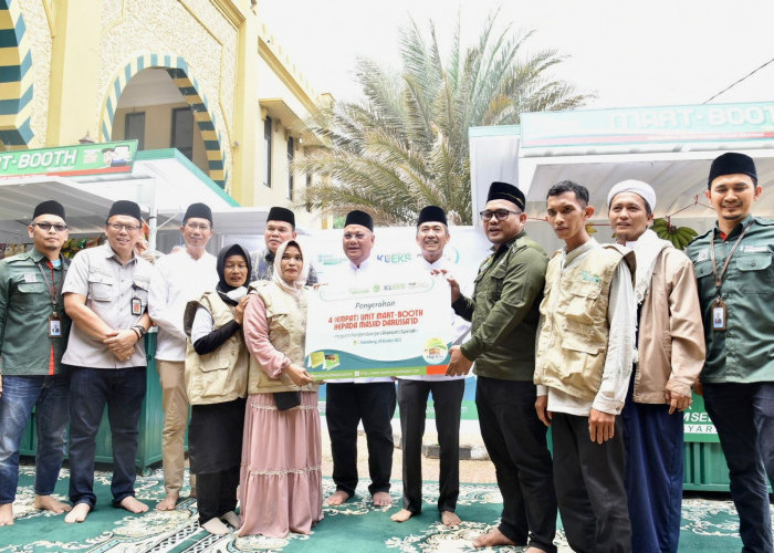  Pj Wako Palembang Serahkan 4 Kontainer Mart-Booth Bank Sumsel Babel untuk Masjid Darussaid