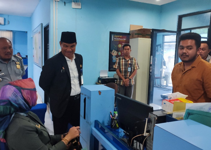 Kakanwil Ilham Djaya Tinjau Pelayanan Paspor Pasca Hari Kemerdekaan di Kantor Imigrasi Kelas I TPI Palembang 