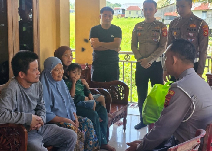 Satlantas Polres Ogan Ilir Sambangi Keluarga Korban Laka di Tol Palindra, Berikan Pendampingan Psikologi