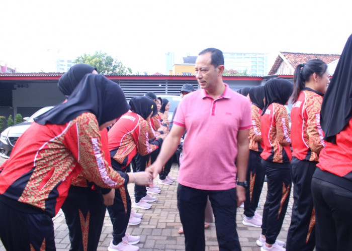 Wakapolda Lepas Kontingen Bola Voli Bhayangkari Sumsel Bertanding ke Jambi