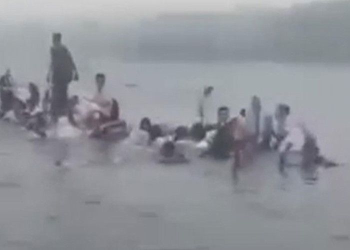 Alhamdulillah... 37 Pelajar SMAN 1 PUS Selamat dari Kecelakaan Laut di Selat Sikakap Mentawai