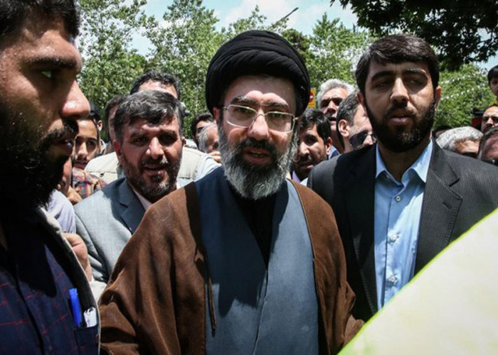 Motjaba Khamenei Sembunyi di Bunker Rahasia, Komunikasi via Kurir