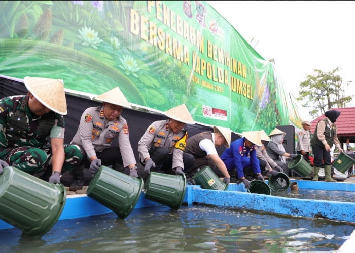 Wakapolda Sumsel Lepas 3.000 Benih Ikan dan Bantu Petani dengan Traktor