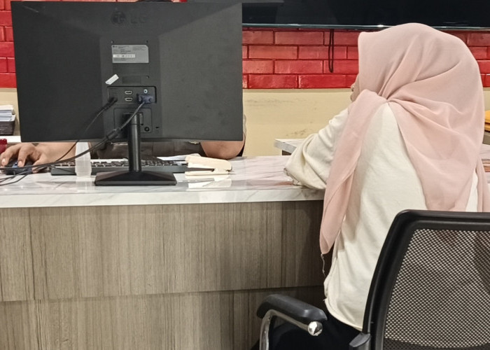 KTP Dipinjam Bos Berujung Siti Panik Dikejar Debt Collector, Curiga Saat Disuruh Verifikasi Wajah