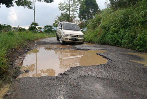 Jalan Provinsi-Kabupaten Babak Belur