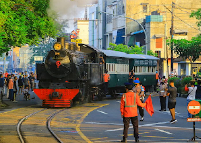 Rayakan Akhir Tahun Style Vintage: Sensasi Pengalaman Estetik dengan Kereta Uap Jaladara di Kota Solo