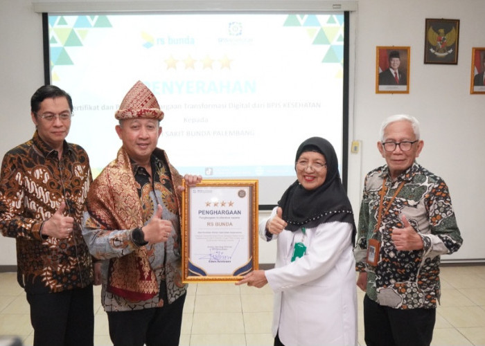 Apresiasi Digitalisasi Pelayanan Kesehatan, Direktur TI BPJS Kesehatan Berikan Penghargaan untuk RS Bunda