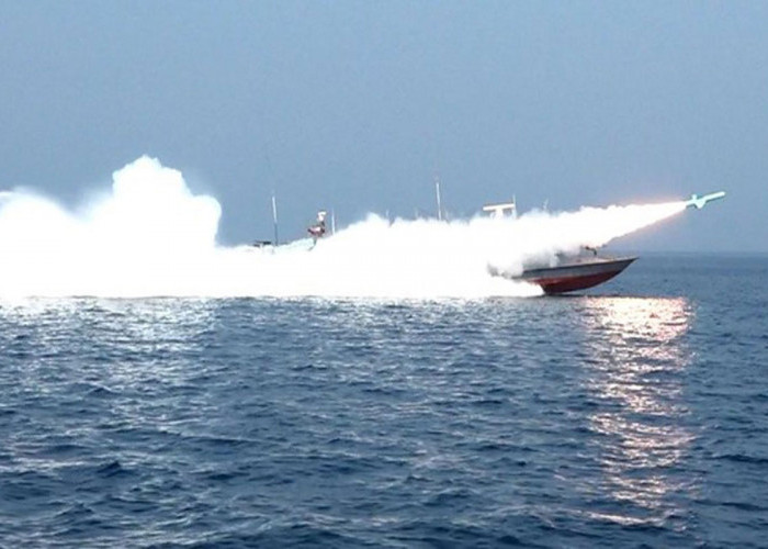 IRGC Kawal 31 Kapal Melintas di Selat Hormuz