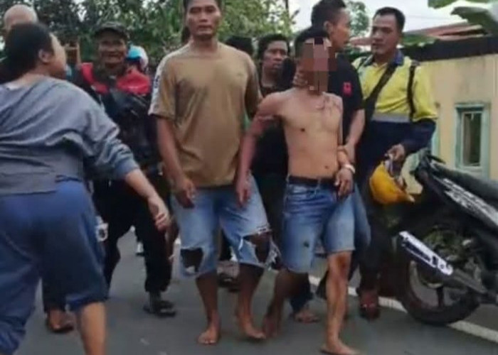 Jambret Asal ‘Bagus Kuning’ Bonyok Dihakimi Warga, AS Gagal Kabur Usai Tarik Putus Kalung Emas Milik Berlima 
