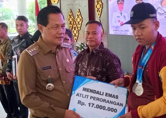 Bupati Muara Enim Beri Bonus Rp2,3 Miliar untuk Atlet Peparprov 2025