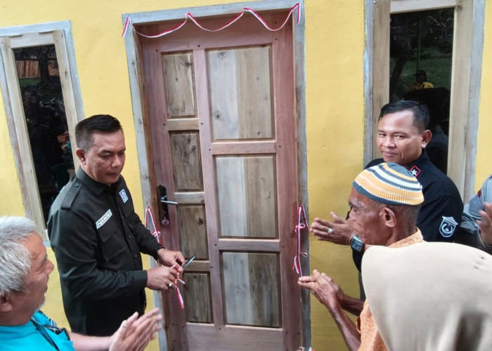 Hadiri Serah Terima Rumah Layak Huni, Anggota Fraksi Gerindra DPRD Ogan Ilir Apresiasi Kinerja Baznas