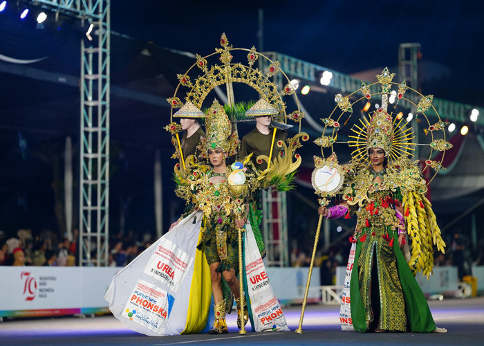 Kreativitas Tanpa Batas! Artwear dari Kantong Pupuk Pusri Curi Perhatian di JFC 2024 Jember