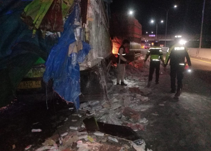 Laka Beruntun di Tol Kayuagung-Palembang, Sopir Truk Tewas di Tempat