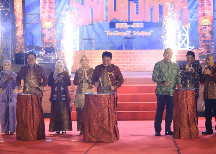 Festival Sriwijaya ke-33 Resmi Dibuka, Gubernur Herman Deru Diganjar Penghargaan KEN 2024