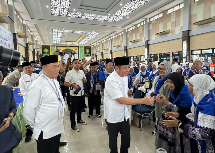 CJH Kloter 1 OKUT, Langsung Dilepas Gubernur HD Terbang Ke Tanah Suci