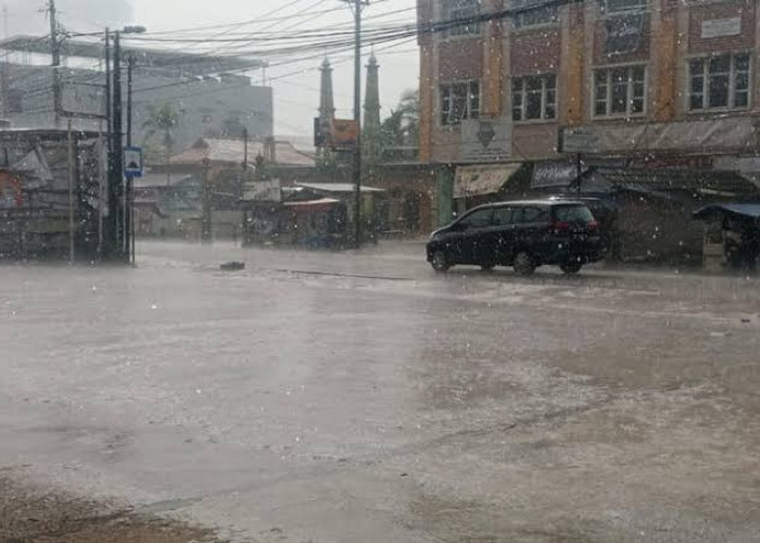 Kota Palembang Hujan Ringan, BMKG Imbau Warga Hindari Kontak dengan Air Hujan