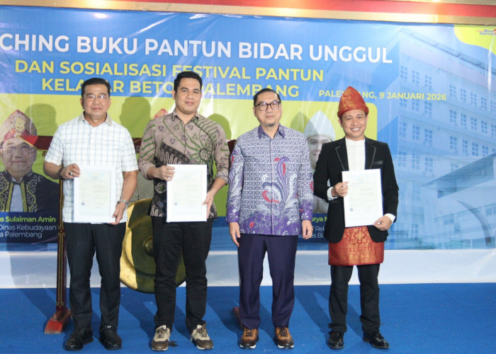 Launching Buku Pantun Bidar Unggul dan Sosialisasi Festival Pantun Kelakar Betok di Universitas Bina Darma 